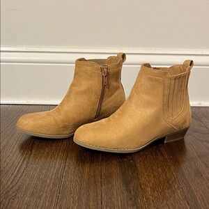 Nordstrom Kids Chelsea Ankle Boots in Camel